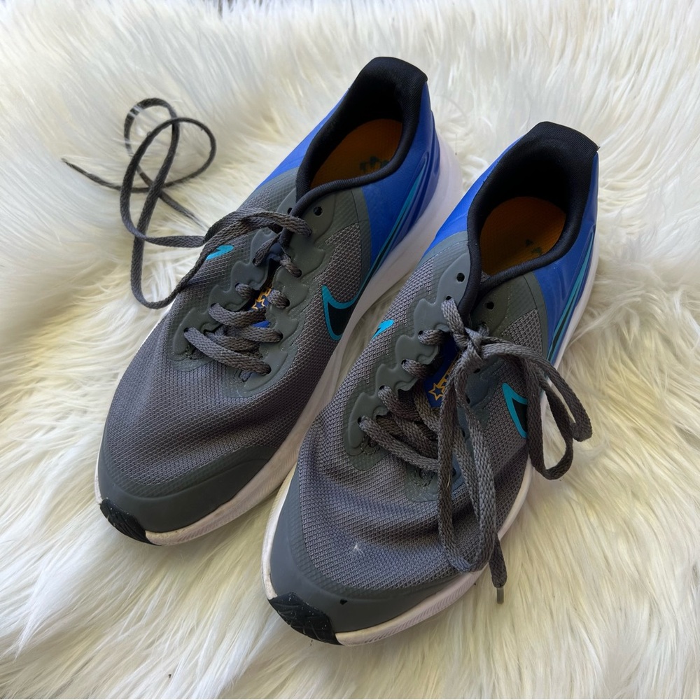 Nike Gray and Blue Lace Up Athletic Sneakers